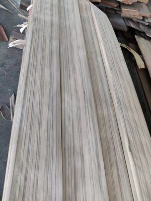 Φυσικό κομμένο σε φέτες ελαφρύ χρώμα Paldao Wood Quarter Cut Veneer με μαύρη γραμμή